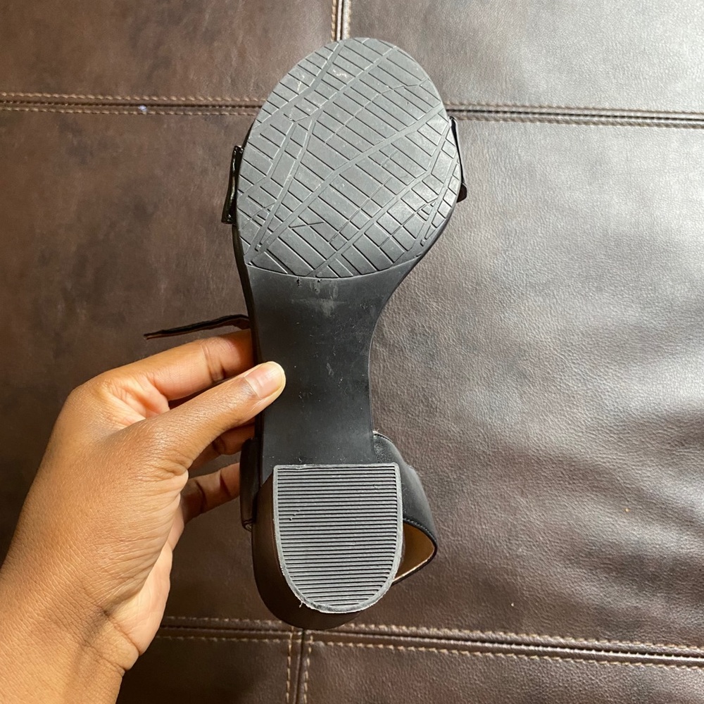 Heels - Picture 4 of 5